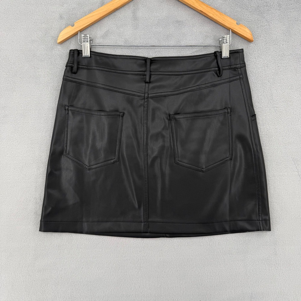 ASTR the Label Ezra Black Faux Leather Mini Skirt Womens Size Medium - Picture 4 of 7